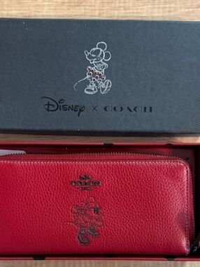 Disney Coach Limited Edition Red Pebble Leather Minnie Wallet